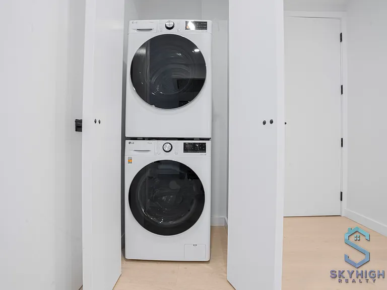 37-25 32nd St #5D — Photo 8