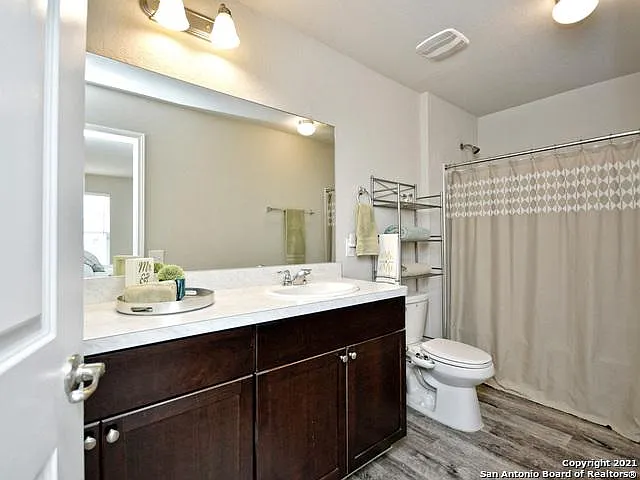6831 Hibiscus Fls — Photo 11