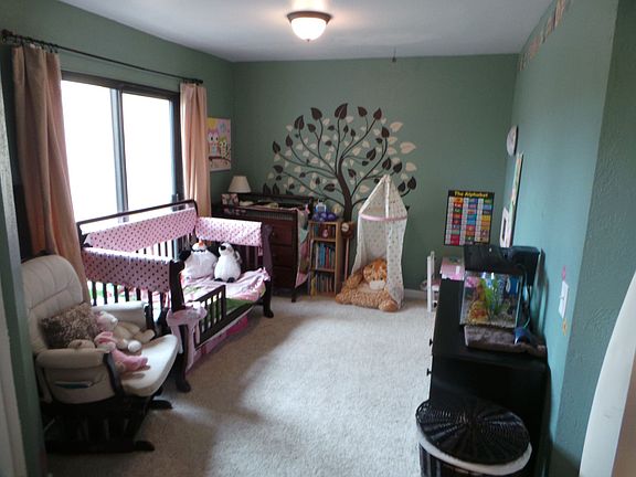 3rd bdrm slider to laundry