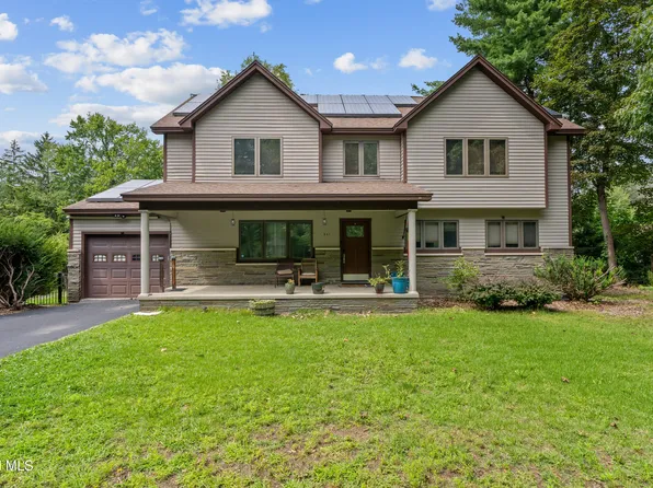 841 Harris Drive, Niskayuna, NY 12309