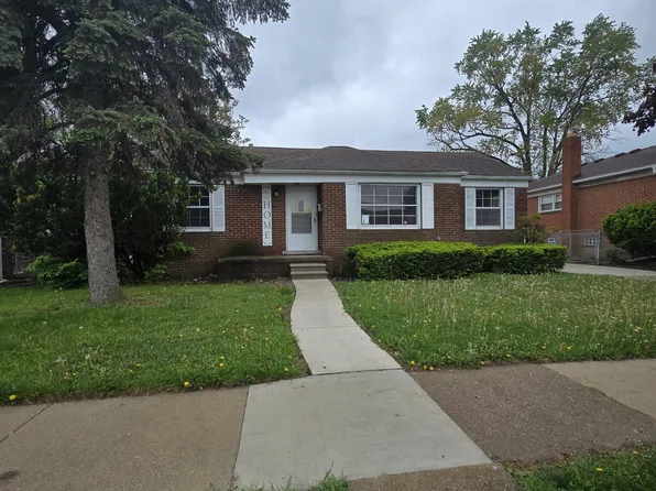 915 Cleophus Pkwy, Lincoln Park, MI 48146