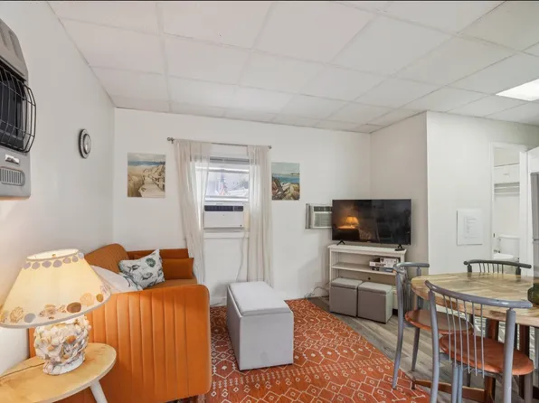 126 W Andrews Ave APT 2, Wildwood, NJ 08260