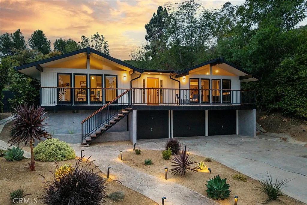 3 bed, 2.5 bath, 2058 sqft, $17,500 — Photo 4