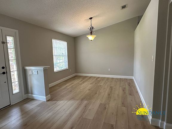 3rd image of 6613 Indian St