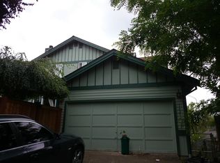 1425 32nd Ave, Seattle, WA 98122