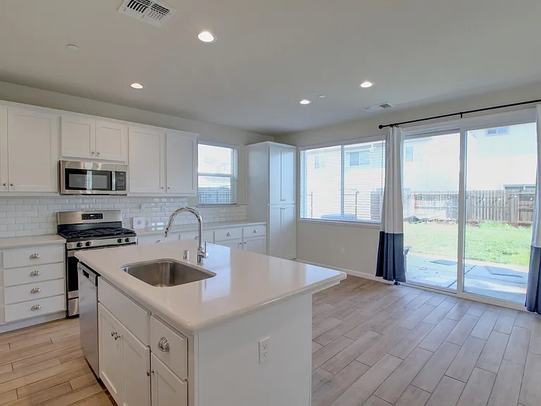 4304 Limelight Way — Photo 8