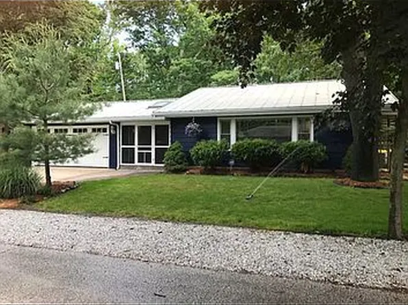 122 Maplewood Trl, Michigan City, IN 46360