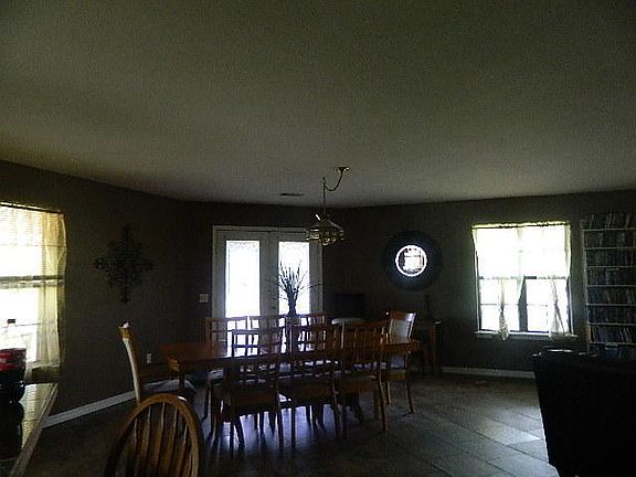 3rd image of 195 Houston Ave