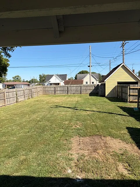 3 bed, 1.5 bath, 1024 sqft, $1,395 — Photo 3