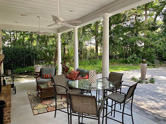 Veranda and Courtyard