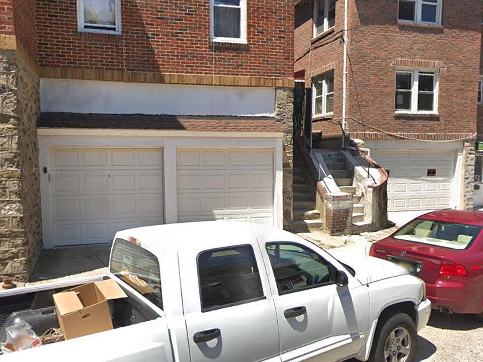 2nd image of 60 Hartley Ave Fl Ground