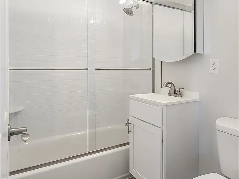 48 Roseland Avenue Apartments — Photo 26