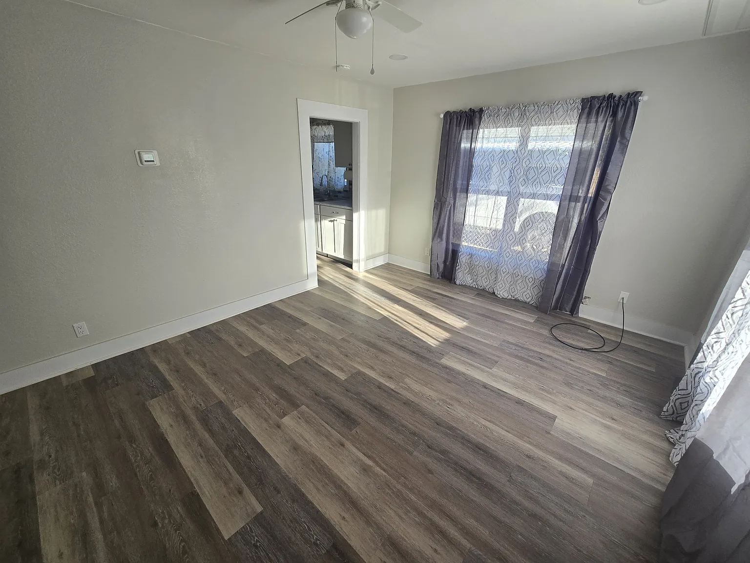 307 S Ave D - 2 — Photo 2