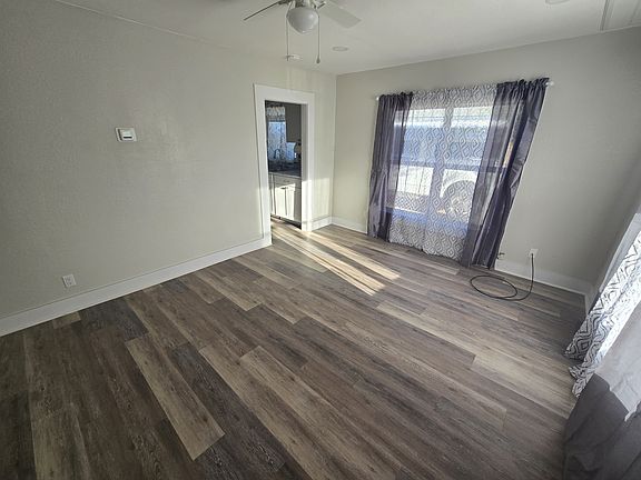 2nd image of 307 S Avenue D
