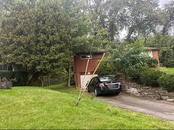 3rd image of 614 Brightberry Rd