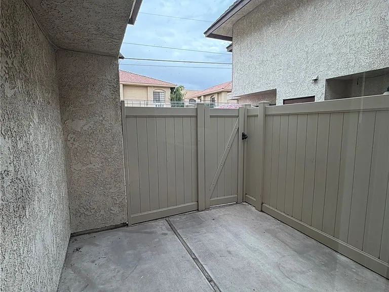 2119 Pine Breeze Ln — Photo 9