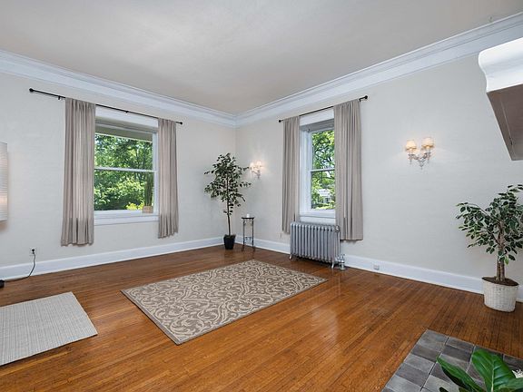 2nd image of 2903 Belmont Blvd APT 2