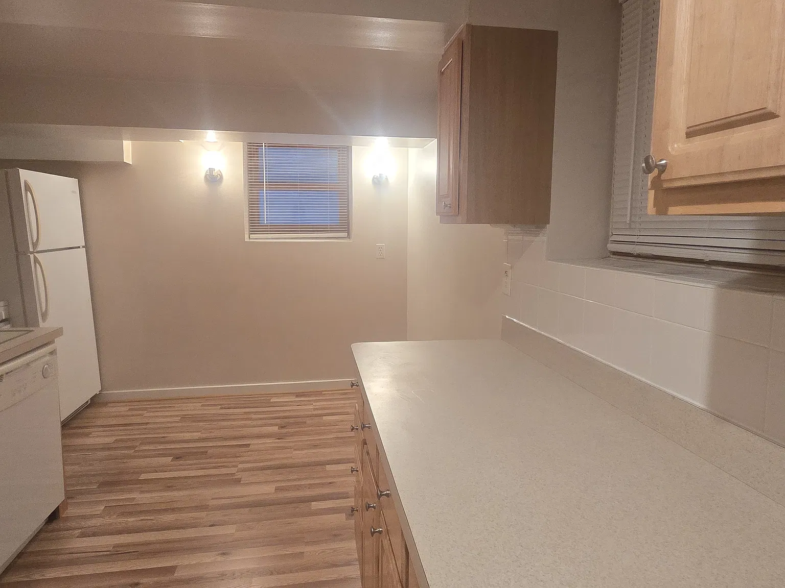 2 bed, 1000 sqft, $1,985 — Photo 3