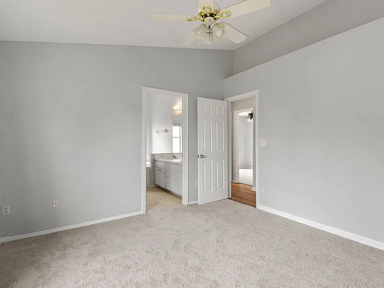 301 S Capen Ave — Photo 17