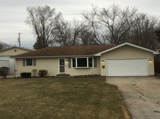 1869 Race Dr, Decatur, IL 62521