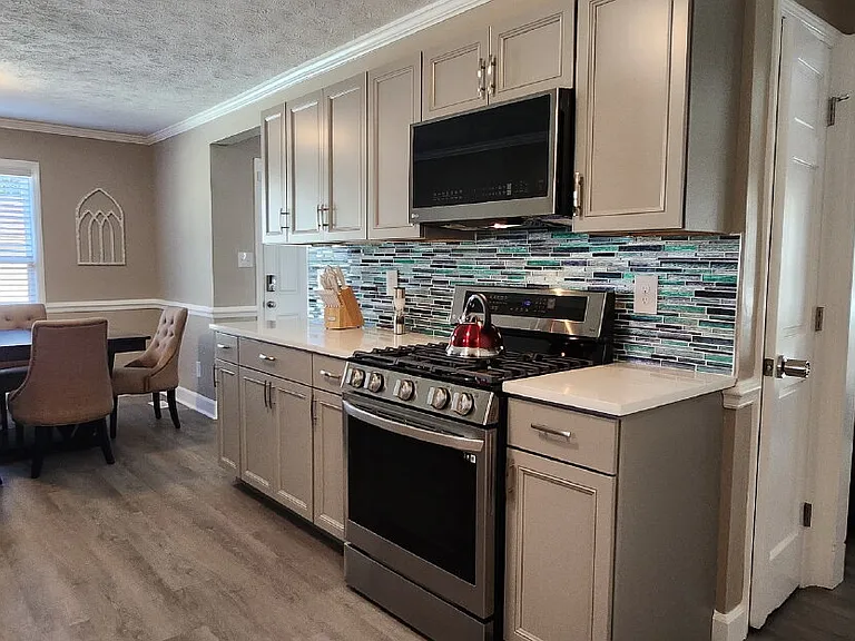258 Kenwood Dr — Photo 5