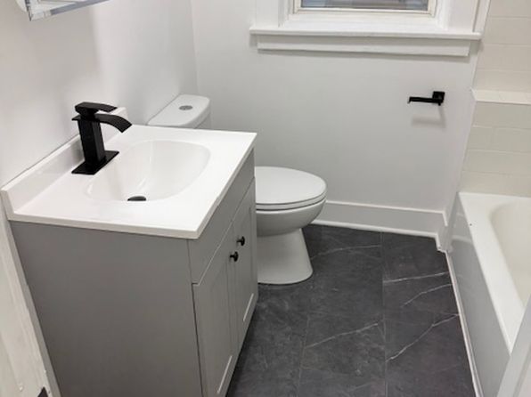 9137 S Harper Ave #1