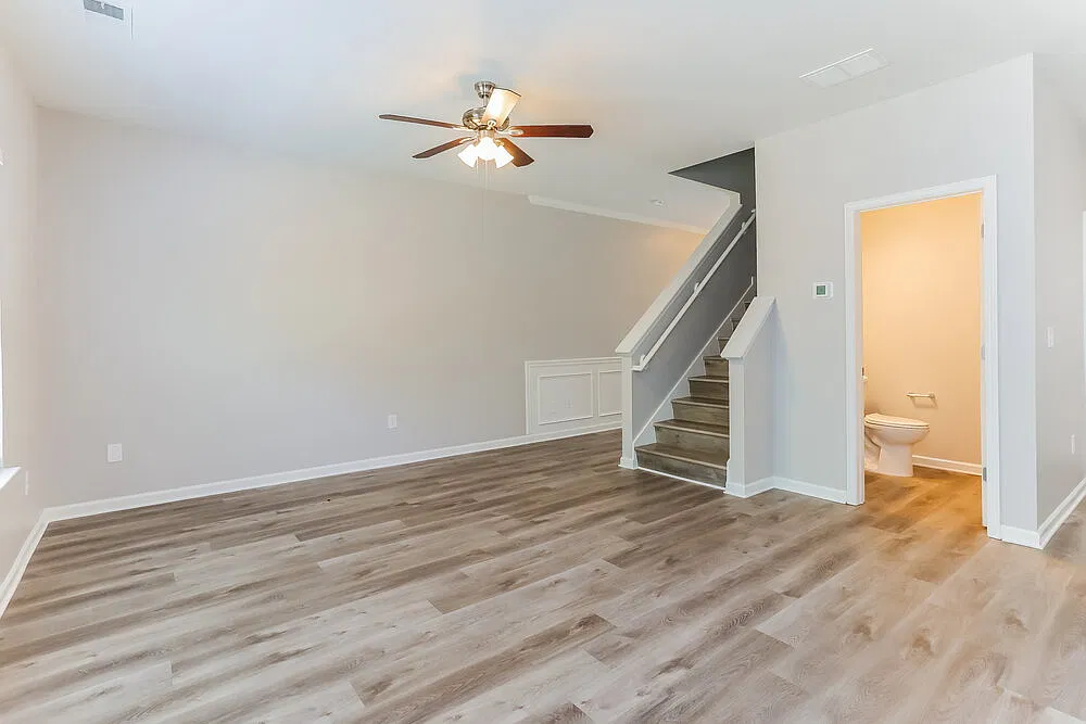 3 bed, 2.5 bath, 1504 sqft, $2,100 — Photo 4