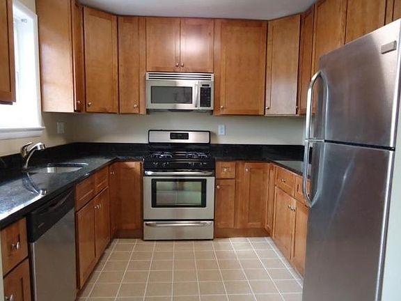 3rd image of 8027 Carey Branch Pl