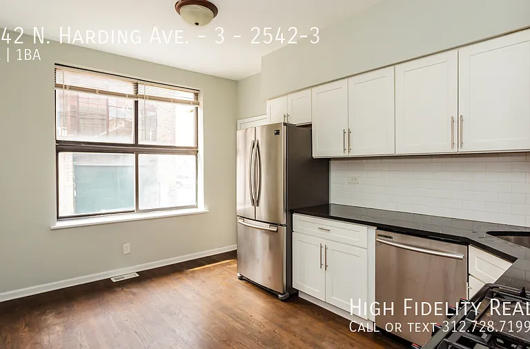 2542 N Harding Ave #3 — Photo 5