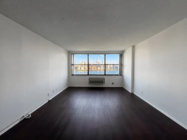 7002 Boulevard East #19C — Photo 3
