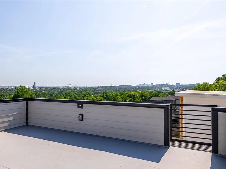 5915 Maxon Ave #B — Photo 1