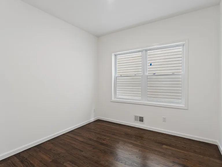 910 Bergen St #1 — Photo 9