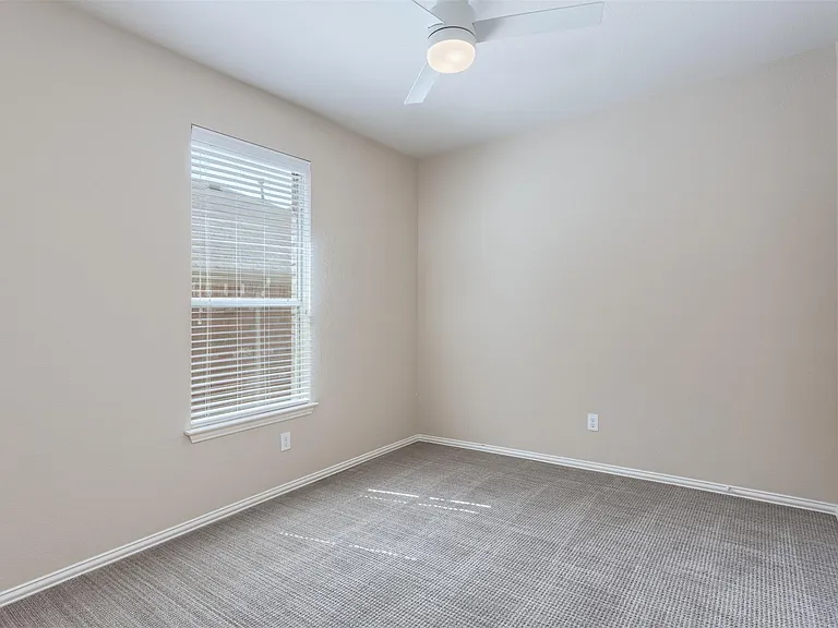 2356 Jaguar Dr — Photo 9