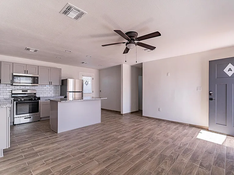37 E El Parque Dr #A — Photo 5