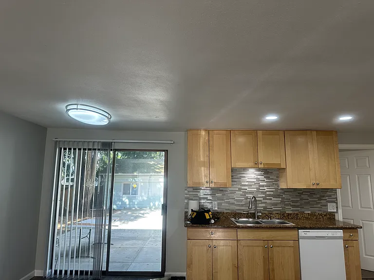 16607 Benson Rd S — Photo 8
