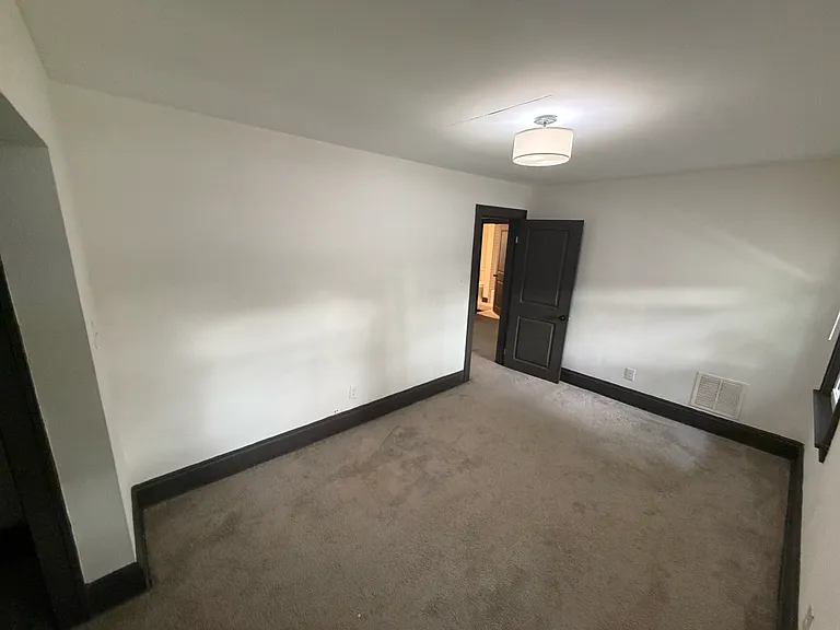 1130 Wilson Ave #1 — Photo 18