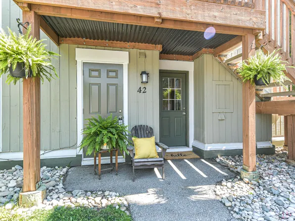 19 Dawson Dr #42, Collingwood, ON L9Y 5B4