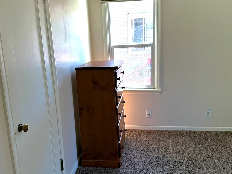 1415 E Thurston Ave — Photo 11