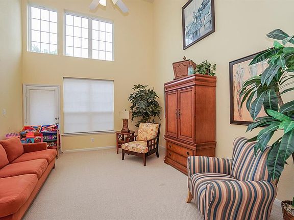 4th image of 1211 Glenwood Canyon Ln