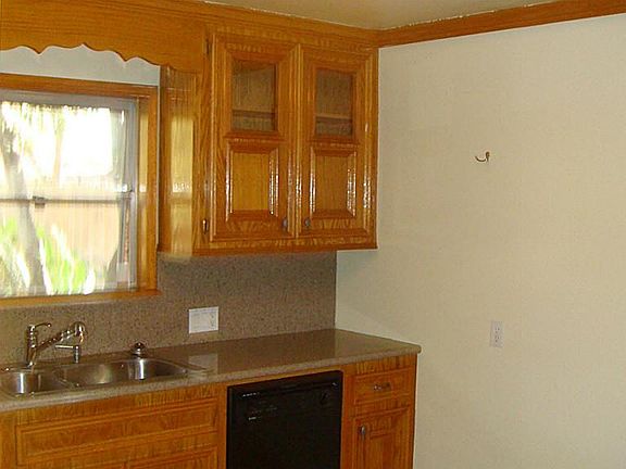 3rd image of 2223 Wakefield Dr