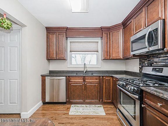 4th image of 11 N Rhett Ave