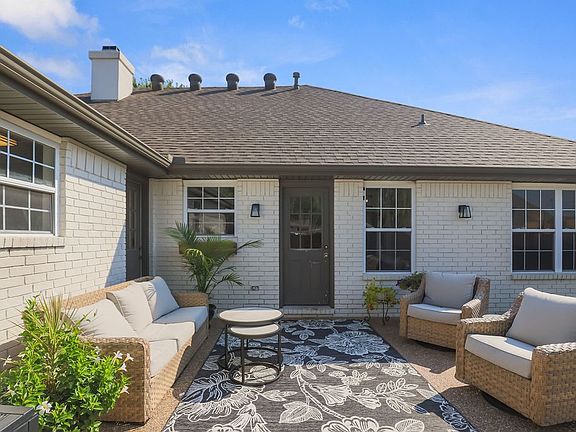 4th image of 3104 Mimosa Way