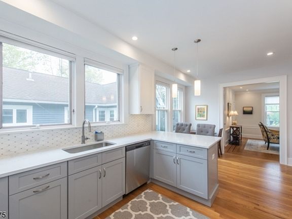 4th image of 238 Park St #2
