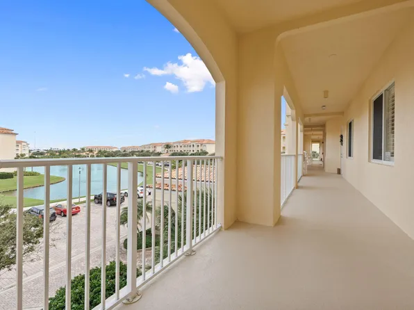9 Harbour Isle Drive E #305, Hutchinson Island, FL 34949