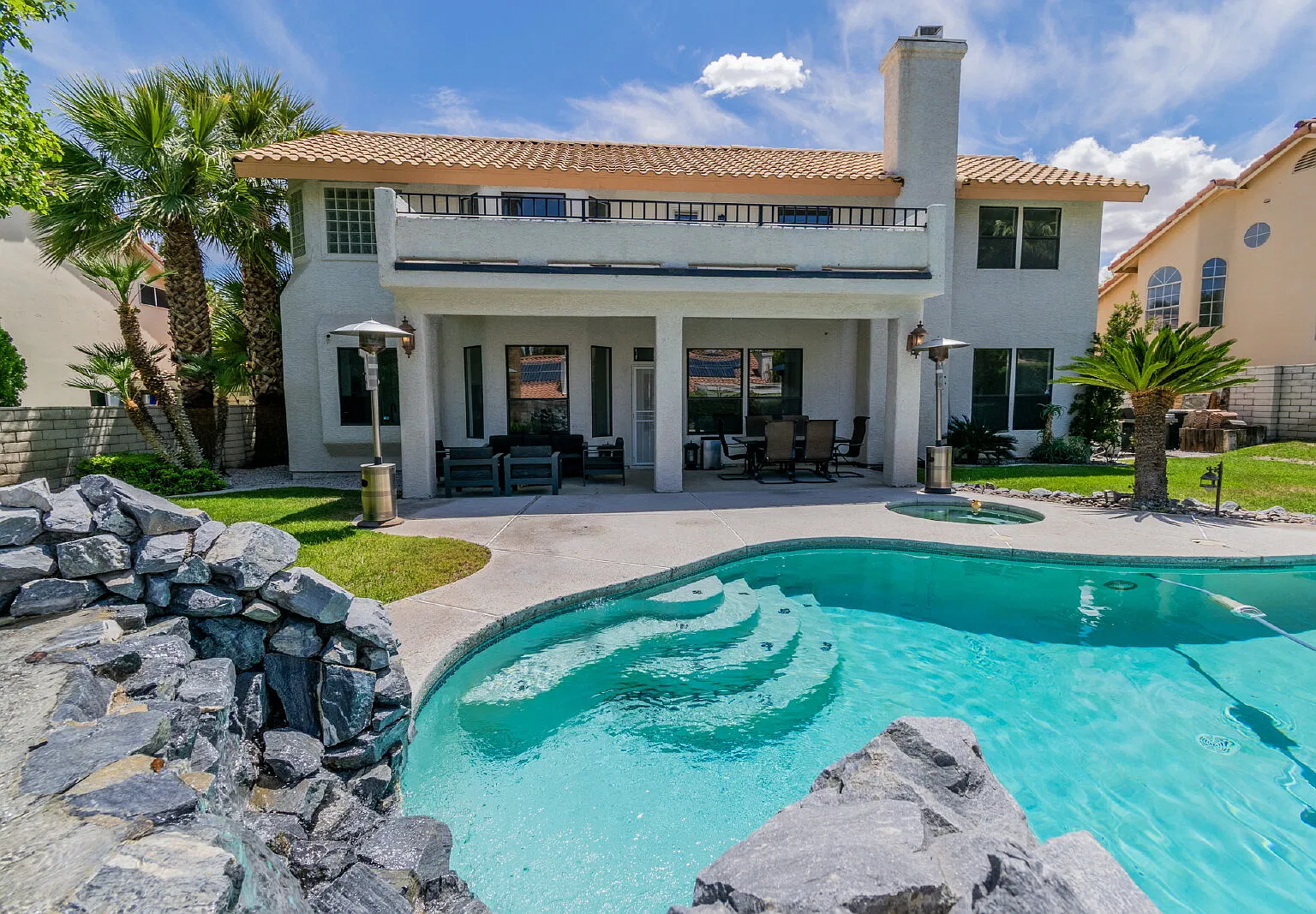 5 bed, 3.0 bath, 3389 sqft, $4,500 — Photo 4