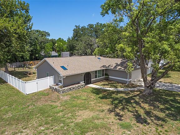2nd image of 143 OAK LAKE DRIVE