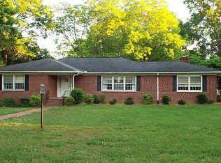 200 Inn Cir, Fountain Inn, SC 29644