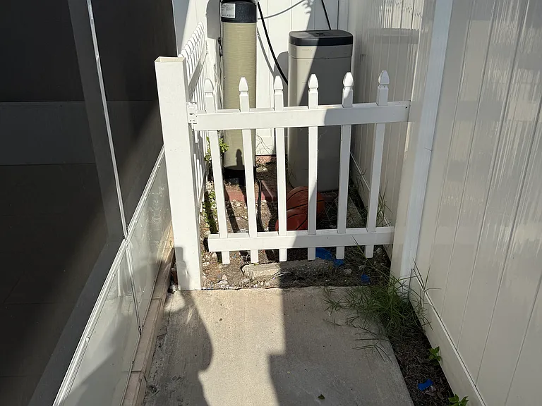 Golden Dr — Photo 4
