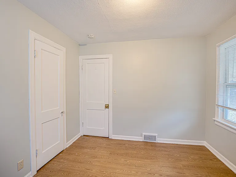 2208 Fremont St — Photo 10