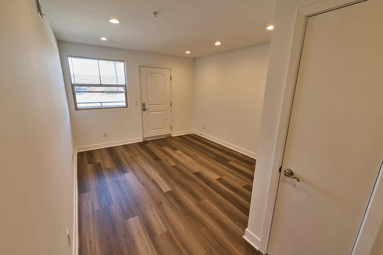 2 bed, $2,650 — Photo 2